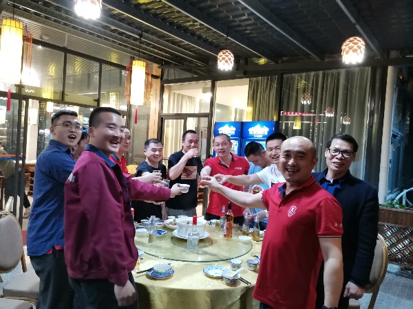 2019年度成在线人免费无码高潮喷水麻豆销冠王宴请庆祝